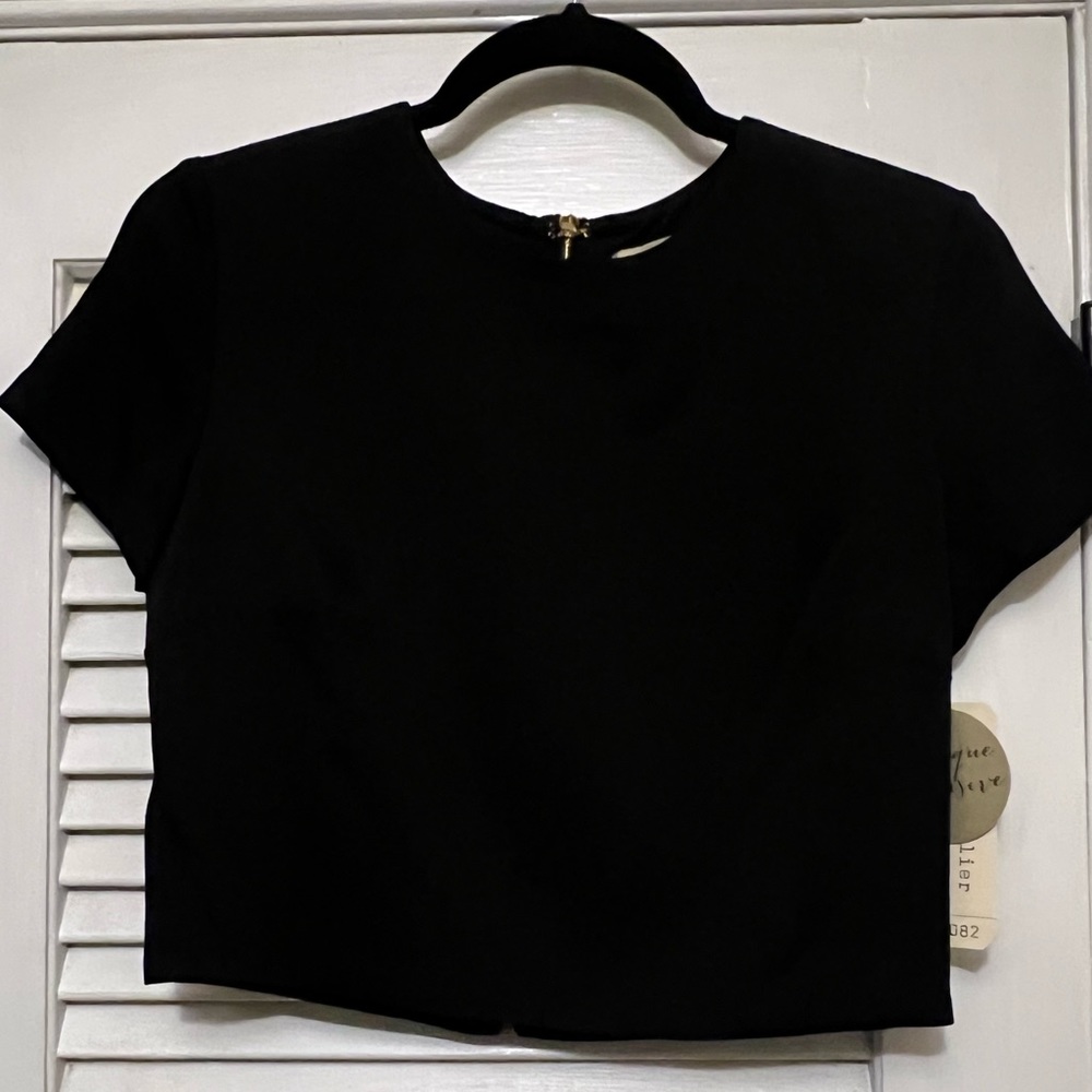 NWT Black Cropped Nicole Miller Atelier Short Sleeved Top Size Small